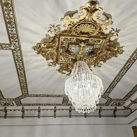 Denkmal-apartment Zentral In Mit Hohen Decken * كريفيلد