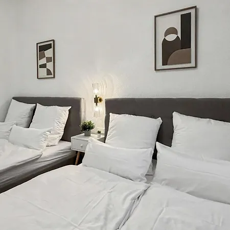 Denkmal-apartment Zentral In Mit Hohen Decken