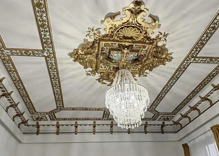 Denkmal-apartment Zentral In Mit Hohen Decken * Krefeld