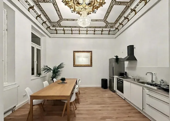 Apartament Denkmal-apartment Zentral In Mit Hohen Decken *