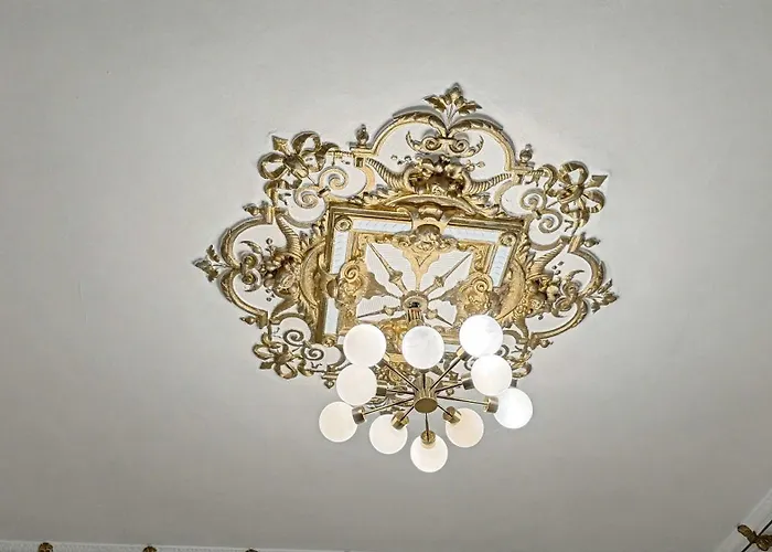 Denkmal-apartment Zentral In Mit Hohen Decken